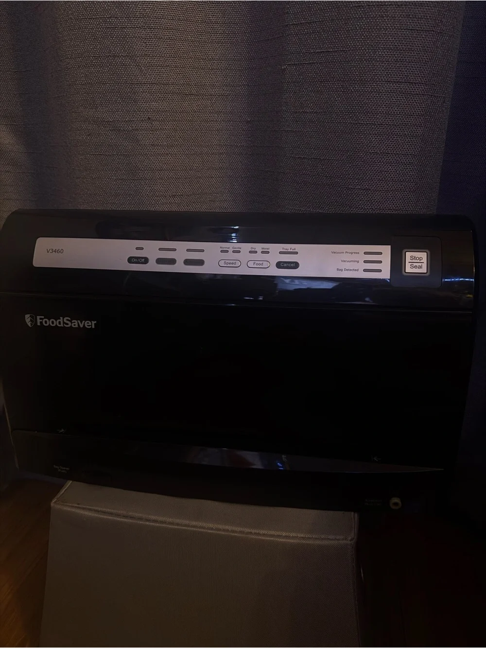 Foodsaver V3460 Black Vacuum Sealer Machine - Reliable Food Preservation
